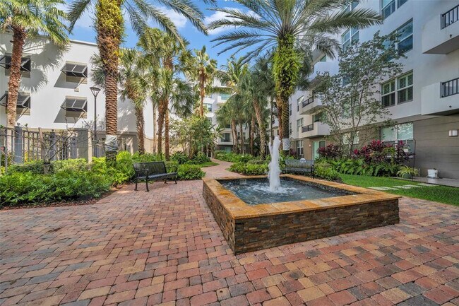 Building Photo - 2421 NE 65th St