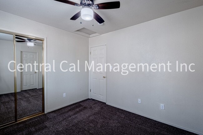 Building Photo - 4 Bedroom/3 Bath Home in the Southwest - $2495 per Month!