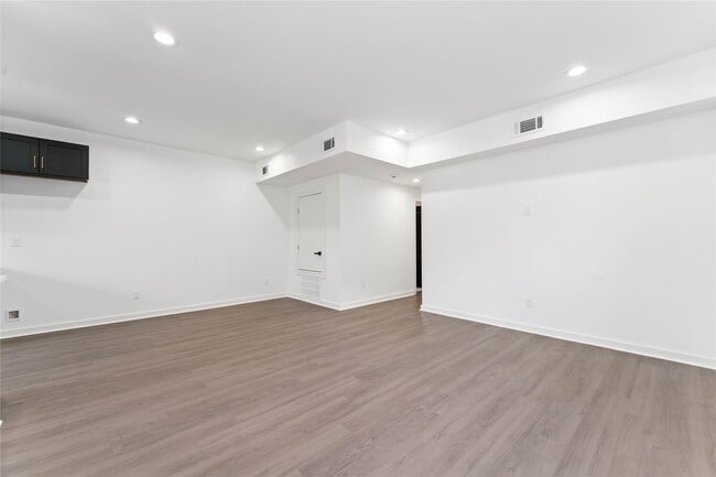 Building Photo - 414 N Carolina St