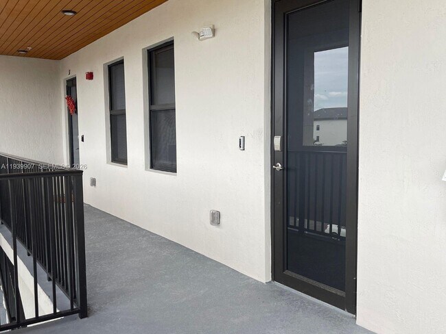 Building Photo - 7915 NW 104th Ave