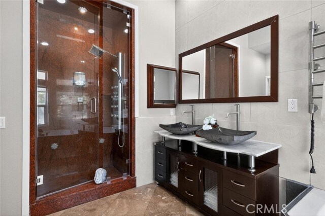 Building Photo - 12220 Skyline Dr