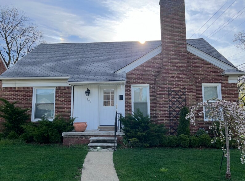 Building Photo - 265 S Lafayette St