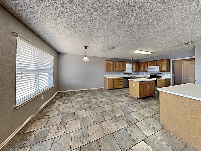 Building Photo - 8025 Jolie Dr
