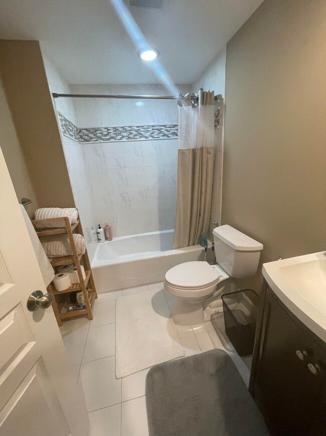 Building Photo - 25339 Kinsale Pl