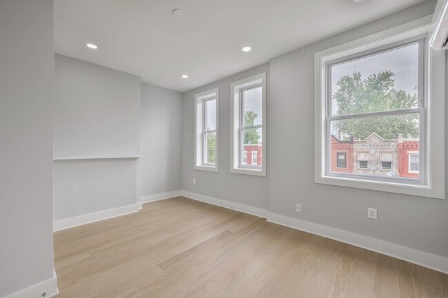 Building Photo - 55 Astor Pl