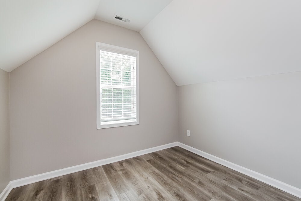 Building Photo - 29 Verrazano Pl