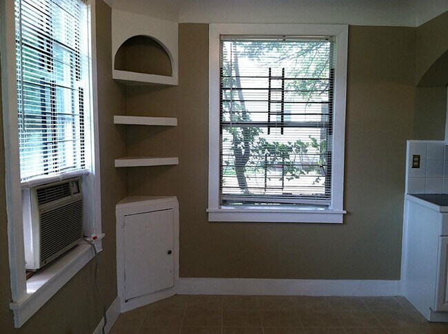 Building Photo - 5344 Leeland St