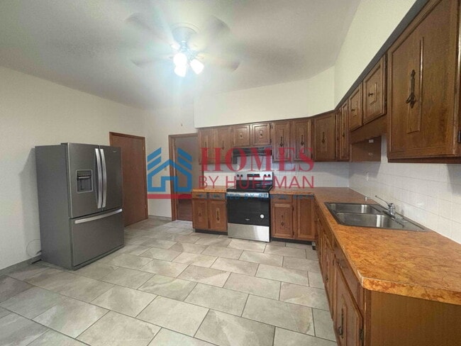 Building Photo - Two Bedroom House | Ready to Rent