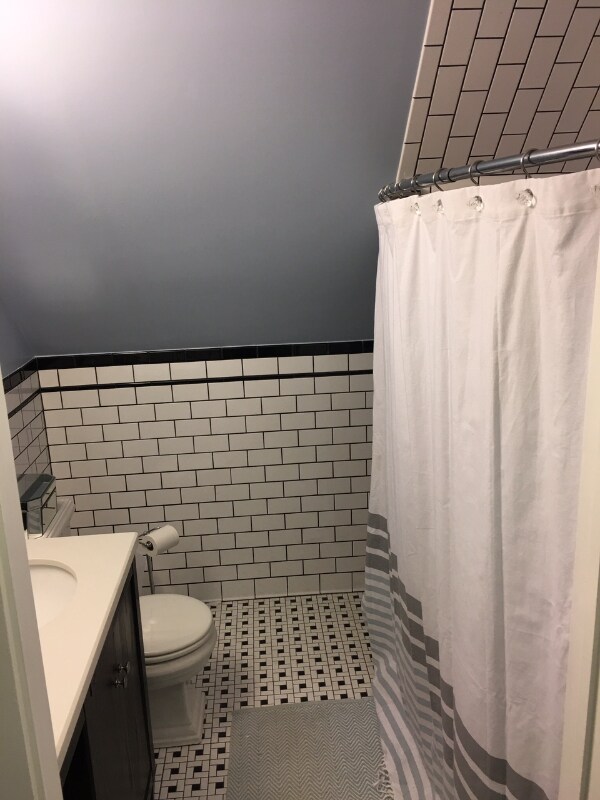 Building Photo - 425 Sherman Ave