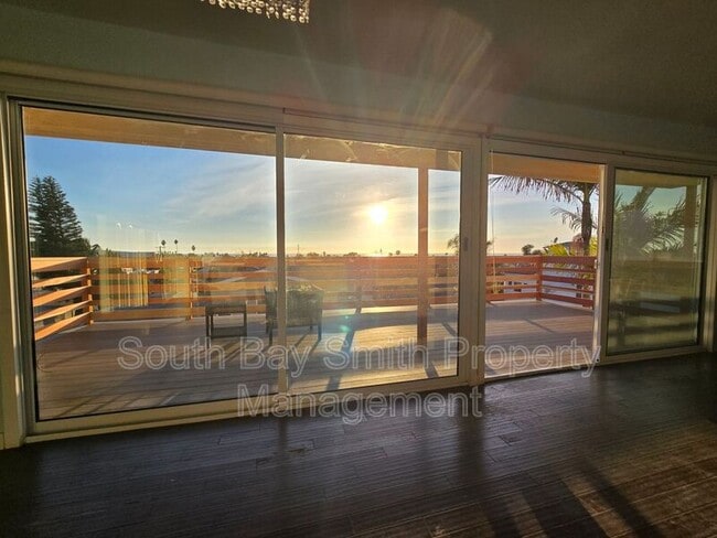 Building Photo - 509 N Helberta Ave