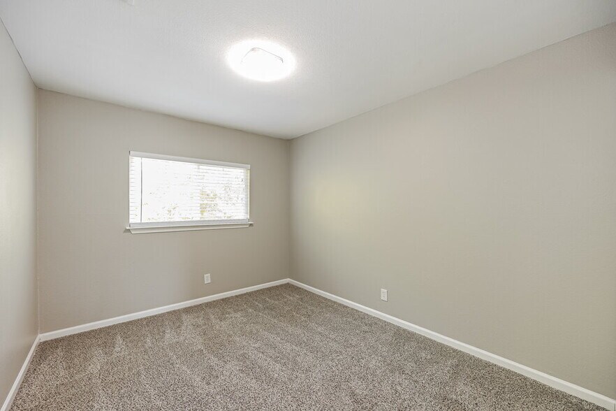 Building Photo - 4234 Sunrise Cove Dr