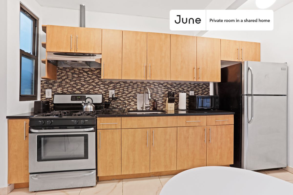 Building Photo - Room in Shared 2 bed/2 bath home