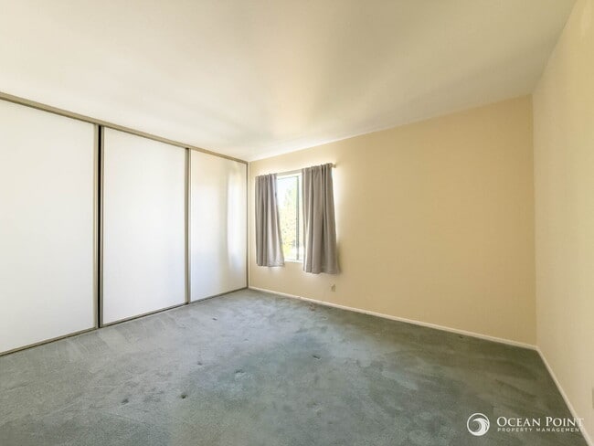 Building Photo - 4 Bedroom Home for Rent in Moorpark!