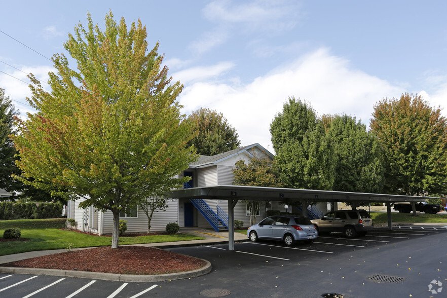 Covered Parking - McNary Heights Apartments