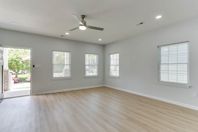 Building Photo - 1436 W 39th St