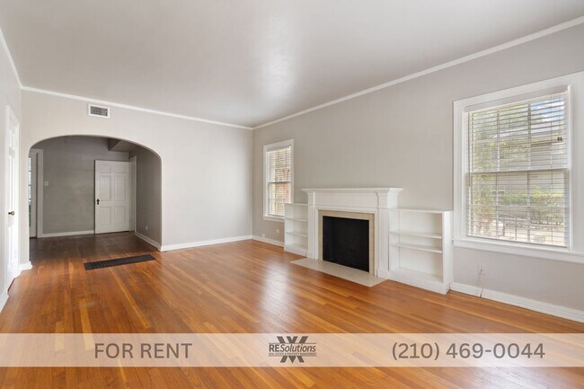Building Photo - Historic Monte Vista 1-Bedroom | Hardwood Floors | Private Parking | Pets OK