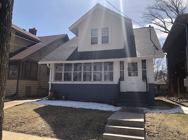 Building Photo - Single-Family Home in Greenbush Neighborhood!