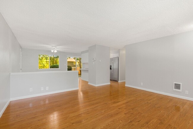 Building Photo - 11121 NE 154th St