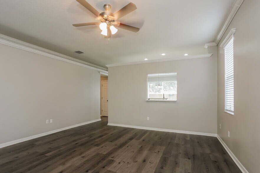 Building Photo - 6637 Cambridge Park Dr
