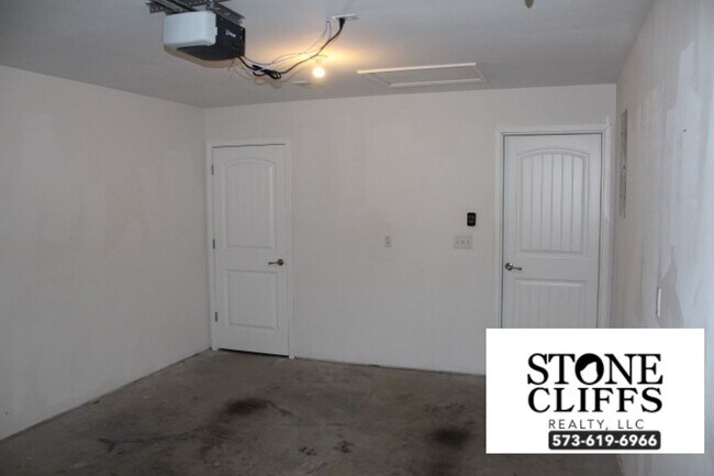 Building Photo - 231 Rylee Cir