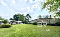 Building Photo - 1101 W Laurel Ave