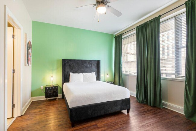 Building Photo - 925 Common St