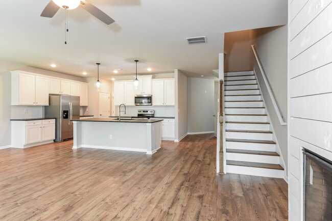 Building Photo - 1010 Smoky Mountain Springs Ln
