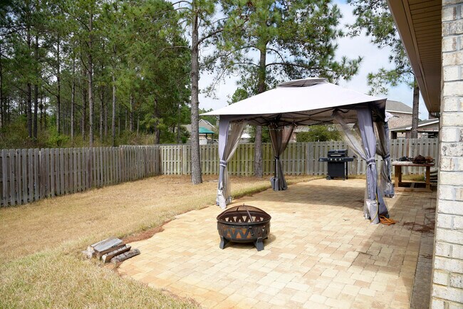 Building Photo - 289 Dickens Dr