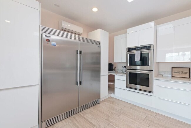 Building Photo - 17055 Rock Rd