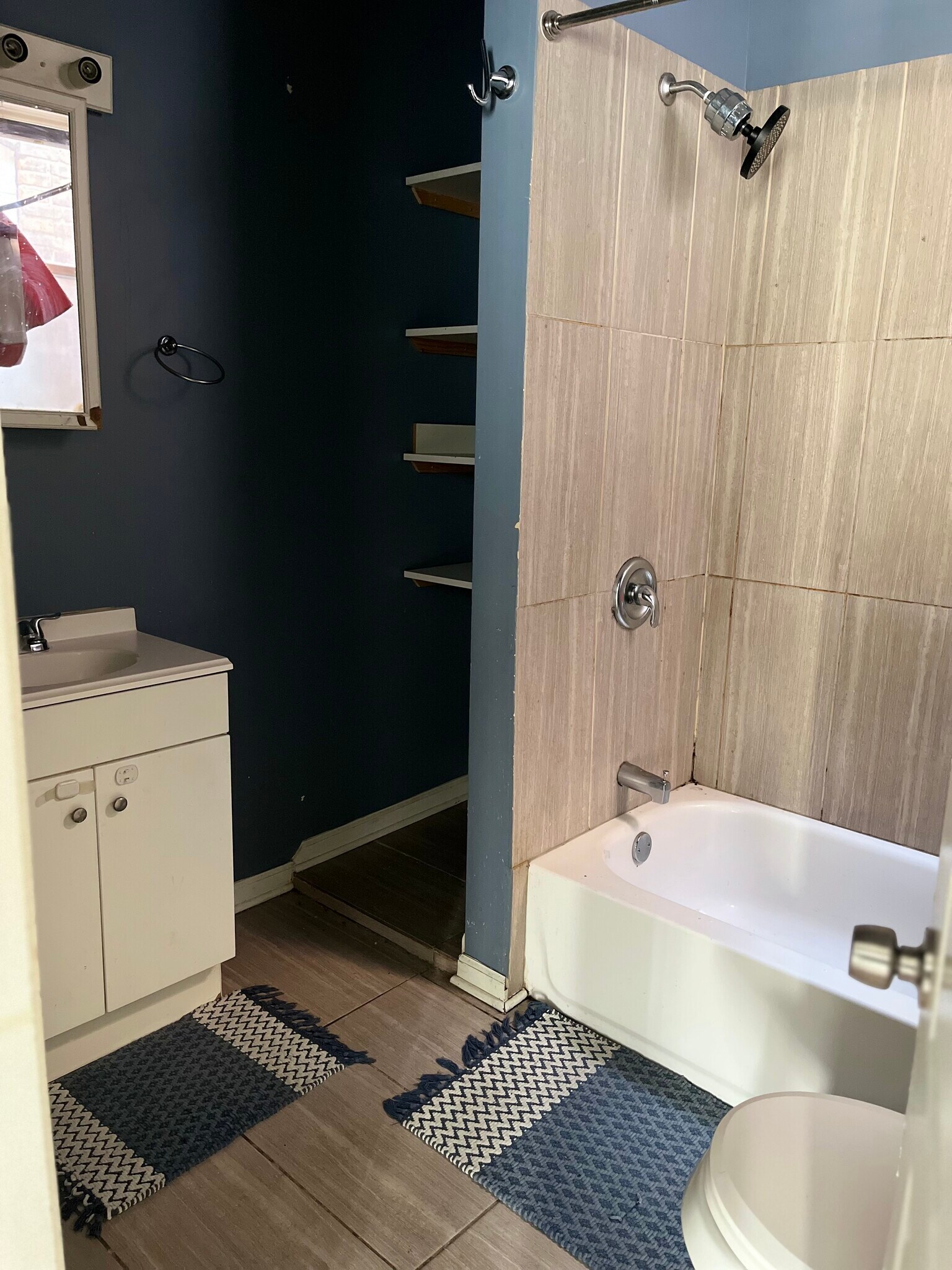 Building Photo - 2115 S Central Park Ave