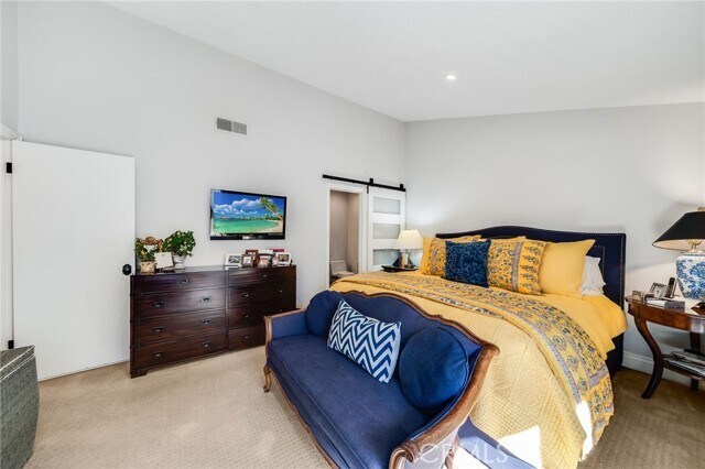 Building Photo - 502 Avenida Largo