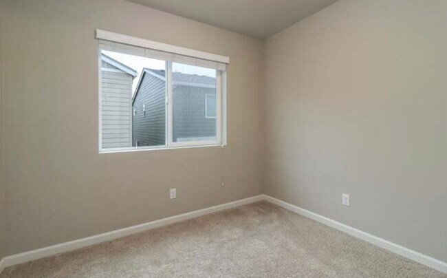Building Photo - Wonderful home in Bethany!