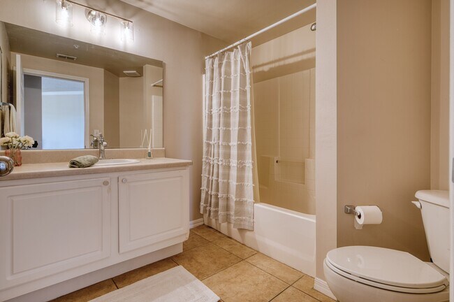 Building Photo - 5551 Bentgrass Dr