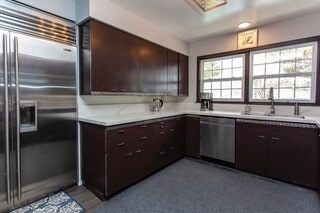 Building Photo - 7050 Pembroke Dr