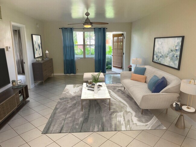 Building Photo - 140 NE 19th Ct