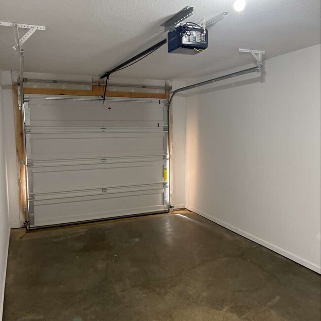 Building Photo - 134 SW 145th Rd