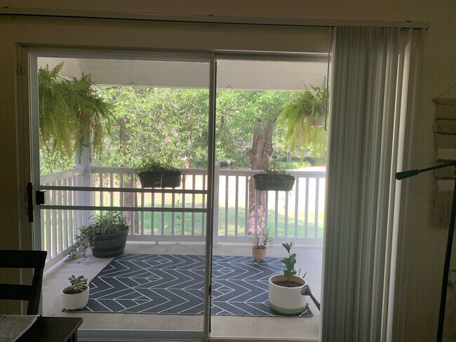 balcony - 10000 SW 52nd Ave