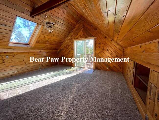 Building Photo - Perfect Mountain Log Home!