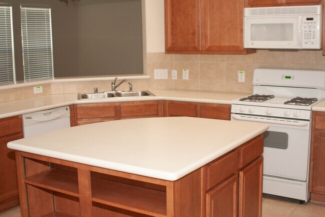Building Photo - 2918 Laurel Brook Ln