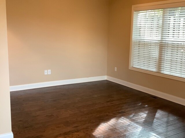 Building Photo - 208 Middle Bridge