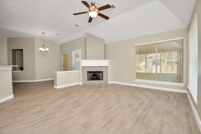 Building Photo - 13339 Yaupon Holly Ln