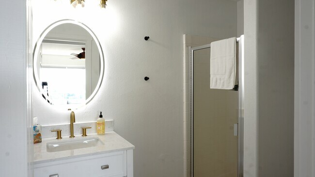 Building Photo - 7904 80th Ave NE