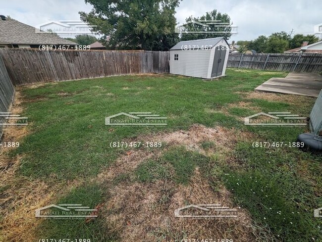 Building Photo - 3/2 Available in Grand Prairie