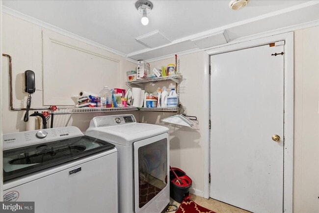 Building Photo - 2412 N Columbus St