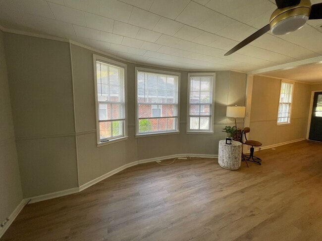 Building Photo - Large 2/1 House in Celanese- $1,495