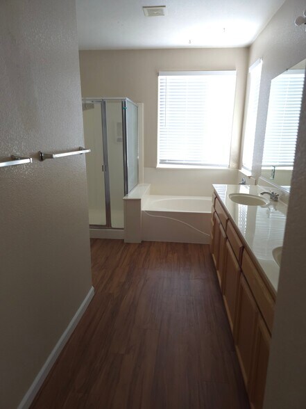 Building Photo - 5614 Newsome Ct