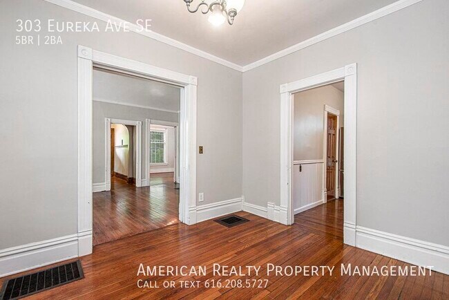 Building Photo - 303 Eureka Ave SE