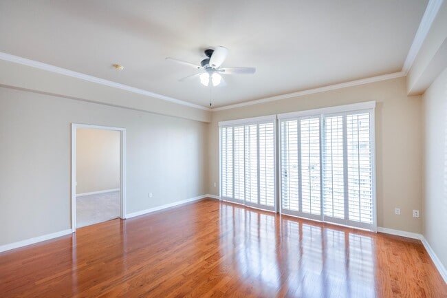 Building Photo - 3225 Turtle Creek Blvd Blvd