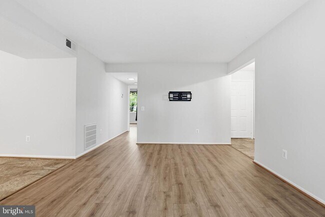 Building Photo - 119 Fort Evans Rd SE