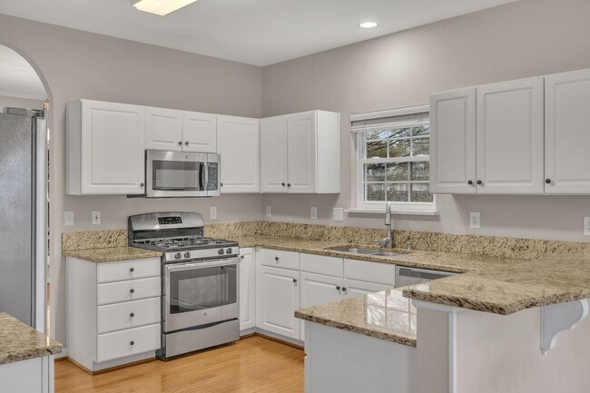 Building Photo - Spotless home for rent in sought after Fie...